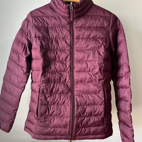 Amazon Essentials Women's, Red/Burgundy Lightweight, Long-Sleeve, Medium - Picture 5 of 9